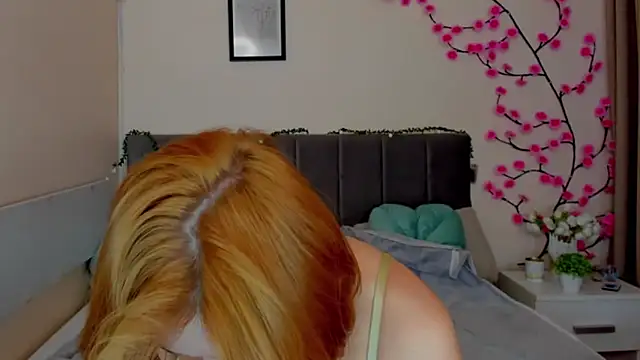 XXX chat uživo modela DellaRows