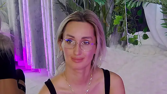 IsabelleEthan's Live XXX Chat