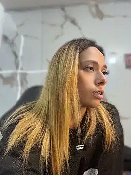 LanaMills_ 现场XXX聊天