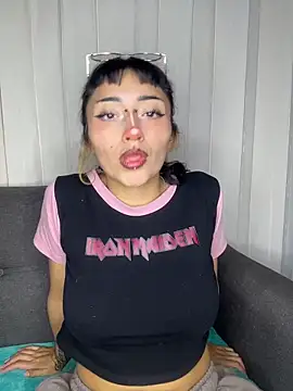 baby_akuma Chat XXX in diretta