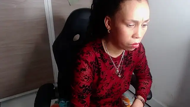 Desire_mature Chat XXX in diretta