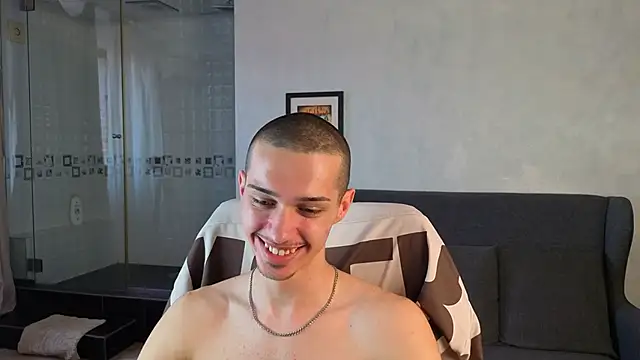 KaydenDrew Adlı Modelin Web Kamerası Şovu