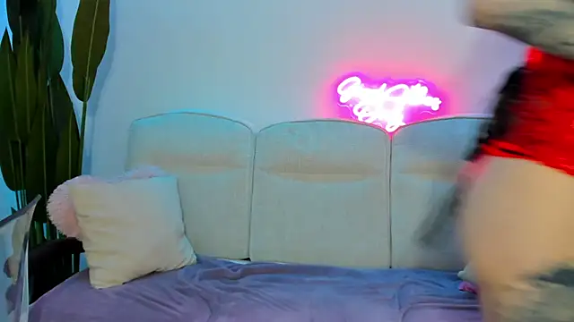 Cassy-Foxy: διαδικτυακό σόου στην κάμερα