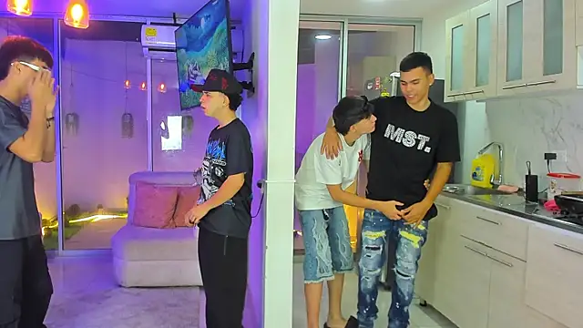 Houseofwarrios' Live XXX Chat