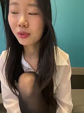 ZHJKS9988のライブXXXチャット