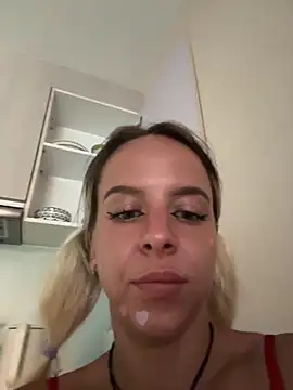 LikaCat: απευθείας συνομιλία ΧΧΧ