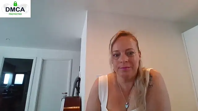 Miss-Chupagirly's Webcam Show