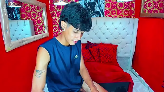 straightyoungpeinn Webbikameraesitys