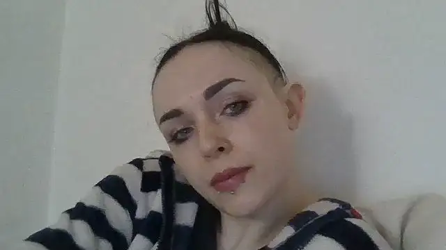 Trinsy_Love Chat XXX in diretta