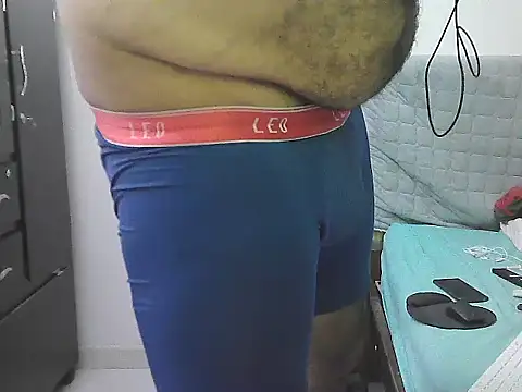 AlphaLatinoBear Webcamshow