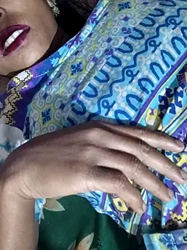 Itz_Aisha__ Chat XXX in diretta