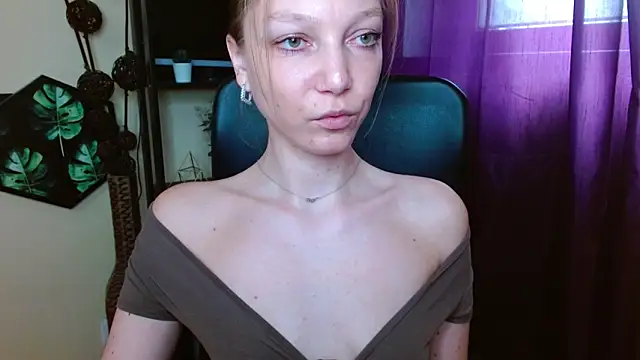 EmillyPlay 라이브 XXX 채팅