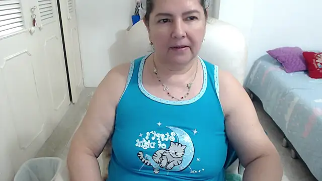 leonela_69 live XXX chat