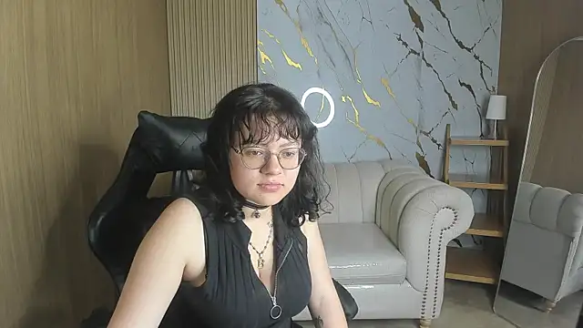 Chat +18 de Amara_tf ao vivo