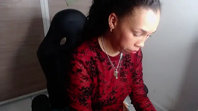 Chat +18 de Desire_mature ao vivo