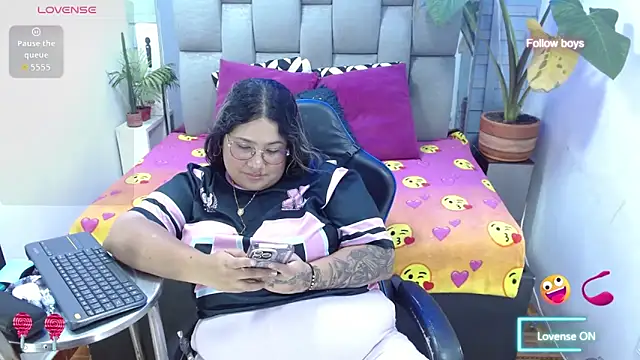 evelin_zaens Adlı Modelin Canlı XXX Sohbeti