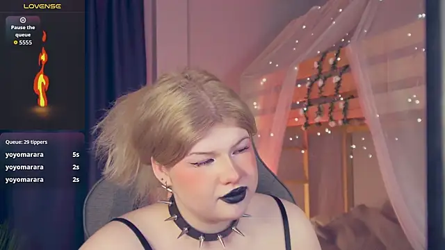 Chat +18 de LilithNlsn ao vivo