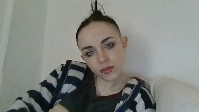 Chat +18 de Trinsy_Love ao vivo