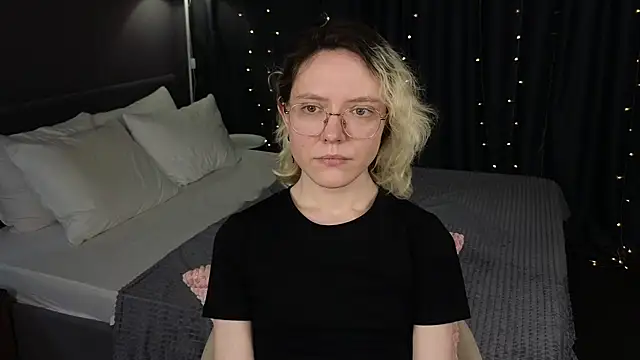 HottoKori Adlı Modelin Canlı XXX Sohbeti