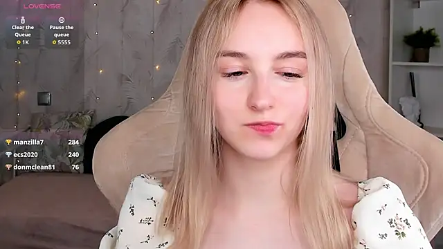 Shy_Polly Chat XXX in diretta