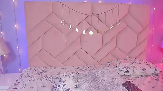 Chat +18 de NaeniaDemon_ ao vivo