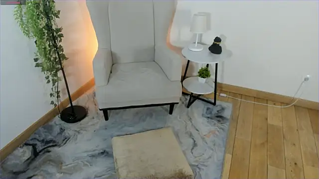 Chat +18 de MicaelaCubr ao vivo