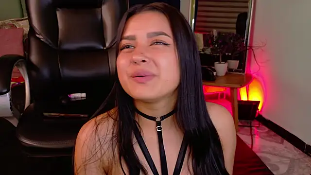 Emilyy05_のライブXXXチャット