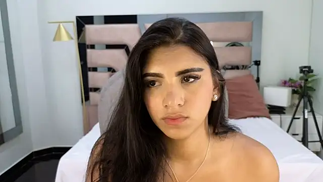 Chat +18 de maiaa_ruiz ao vivo