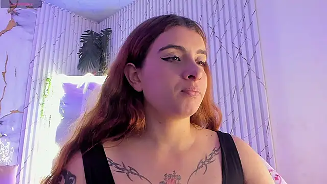 Chat +18 de Naomy_tay1 ao vivo