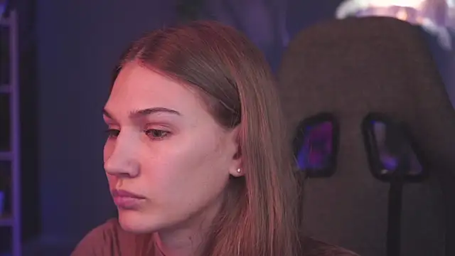 Chat +18 de Sweet_Emilya ao vivo