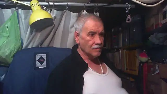 nonnomaturobisex webcam show