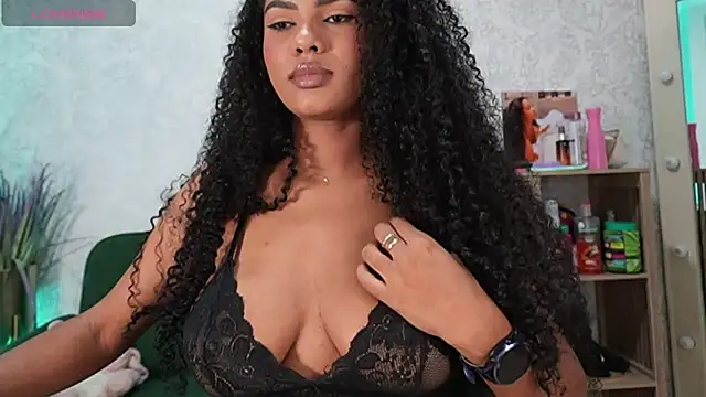 Czat XXX na żywo – HOTBLACKANDWHITE2