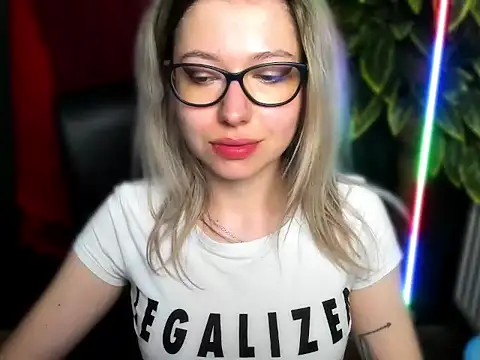 loveHeidi live XXX chat