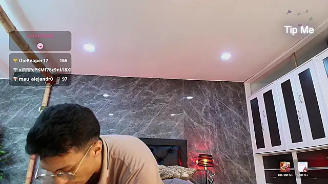 ApoloCruz 现场XXX聊天