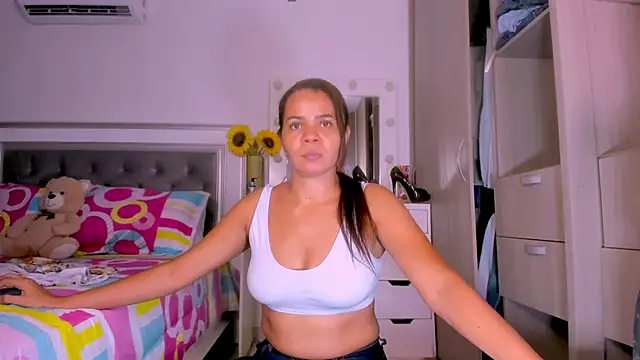 Chat +18 de sharonDulce ao vivo