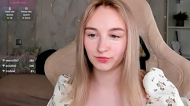 Shy_Polly live XXX chat