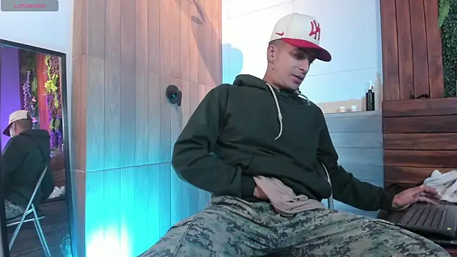 Pertunjukan Kamera Web DrakeNeumann