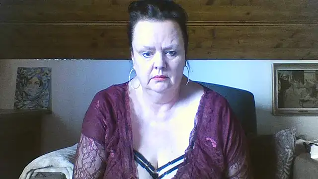 Chat +18 de TiffanyMature ao vivo