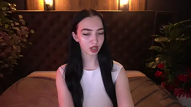 XXX chat uživo modela WildKittenX_