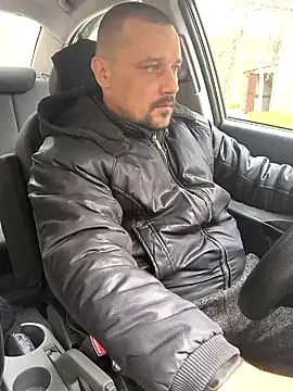 DanielOhCool: διαδικτυακό σόου στην κάμερα