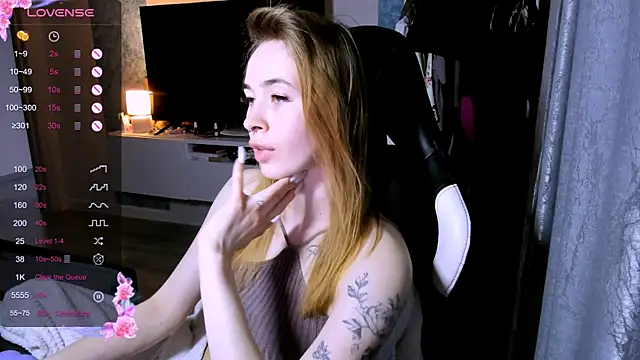 ZoyaMill élő XXX-chatje