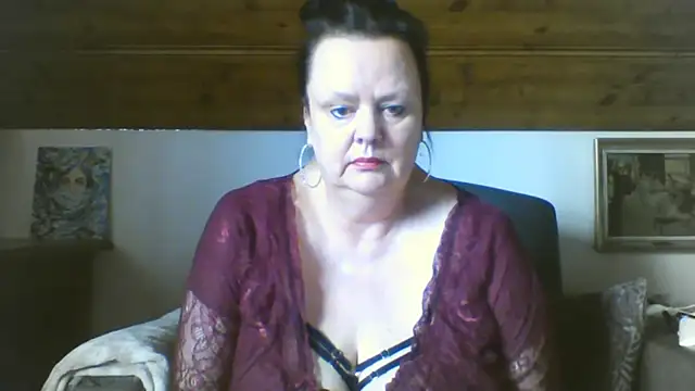 TiffanyMature লাইভ XXX চ্যাট