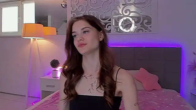 XXX chat uživo modela LuisaClover