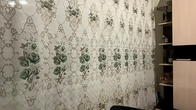 Chat +18 de AquilineOrites ao vivo