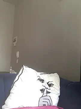 Curveysinaa's Live XXX Chat