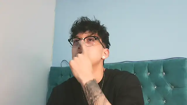 _Thomas_hot_ Chat XXX in diretta