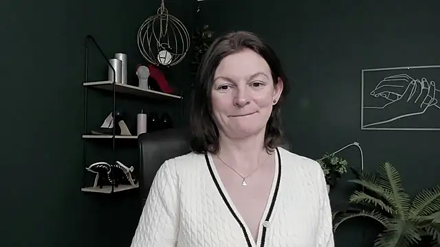 VivianWILD Adlı Modelin Canlı XXX Sohbeti