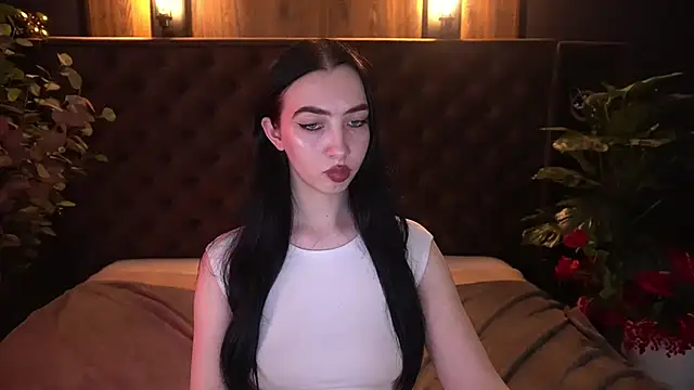 WildKittenX_ Adlı Modelin Canlı XXX Sohbeti