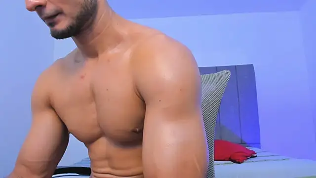 XXX chat uživo modela Adonys_Lewis_