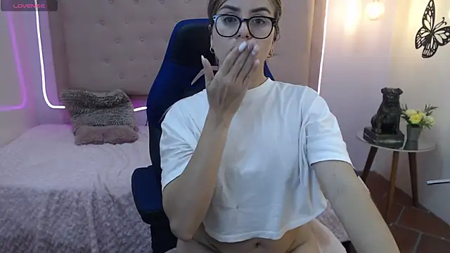 martinaivanova Adlı Modelin Canlı XXX Sohbeti